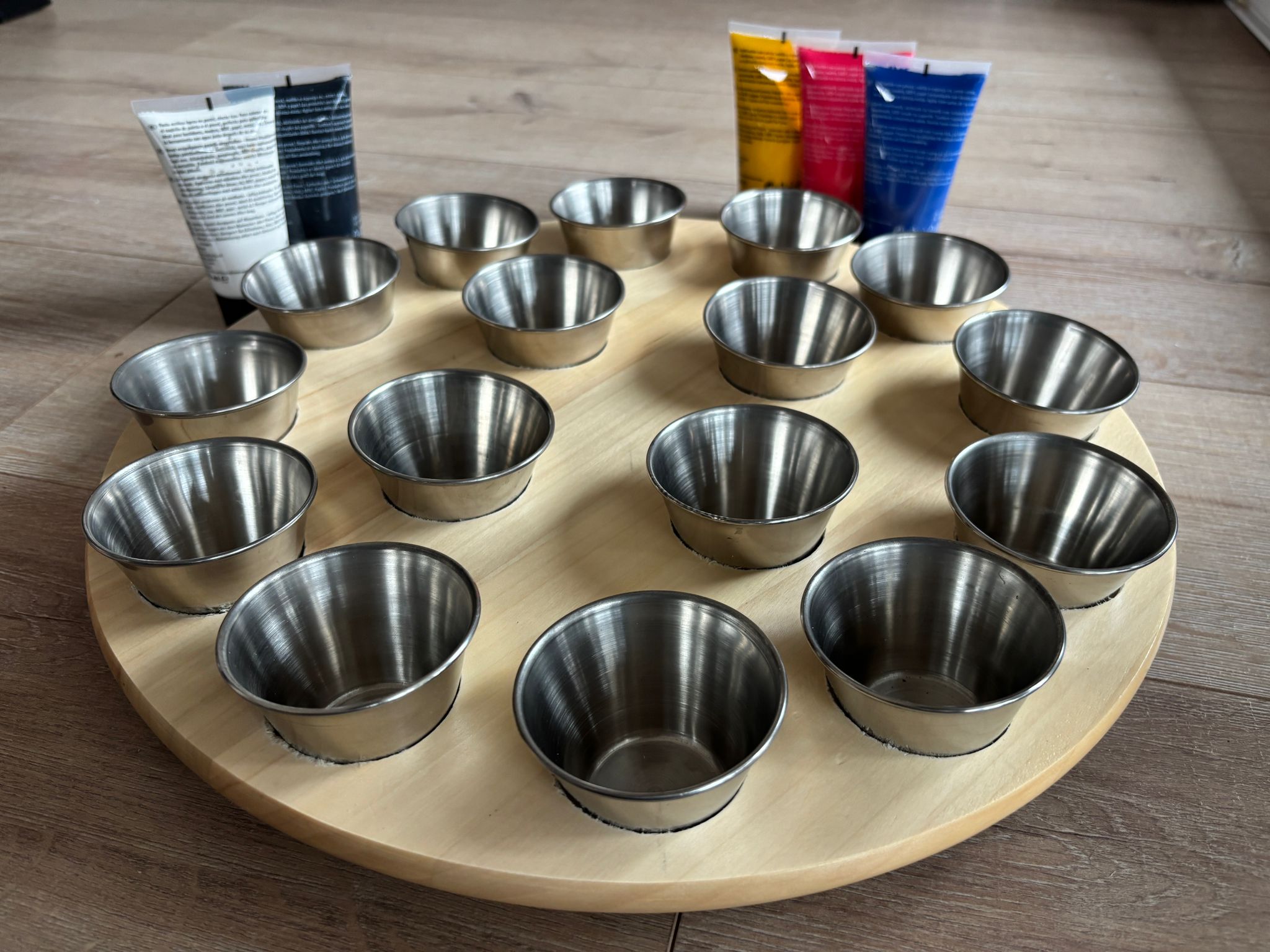 Mesa Paleta . Ruleta Cromática insipirada en Arno Stern
